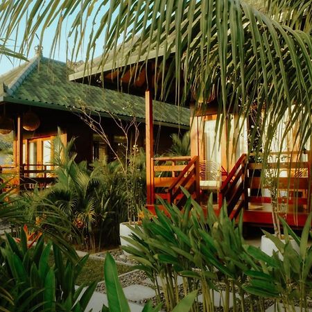 Kura Kura House Hotel Sekongkang Exterior photo