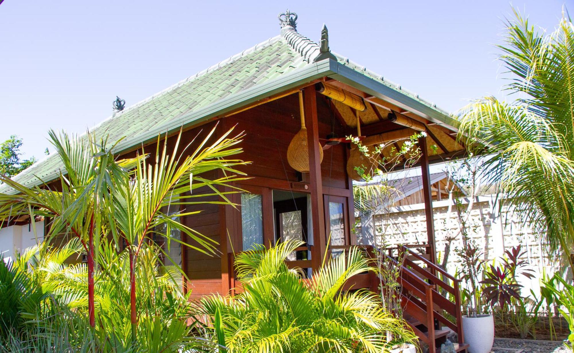 Kura Kura House Hotel Sekongkang Exterior photo